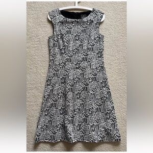 Adrianna Papell Jacquard Knit Fit & Flare Dress Sz 8 Floral Black White Event